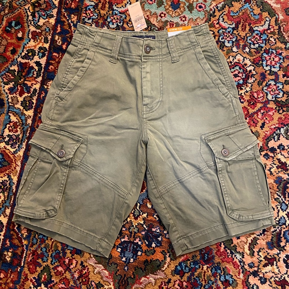 NWT American Eagle Cargo Shorts Size 26 Olive